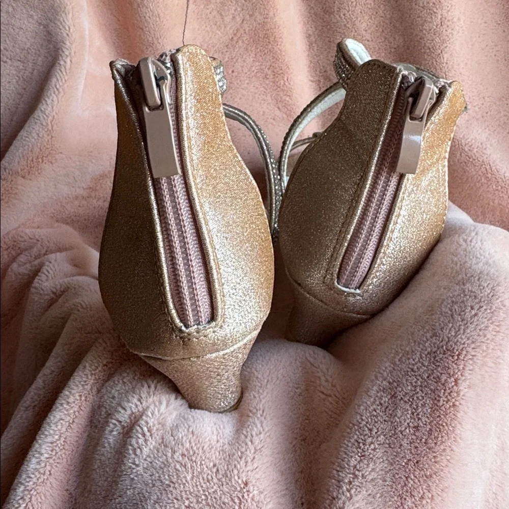 Girls Size 2 Kitten Heels